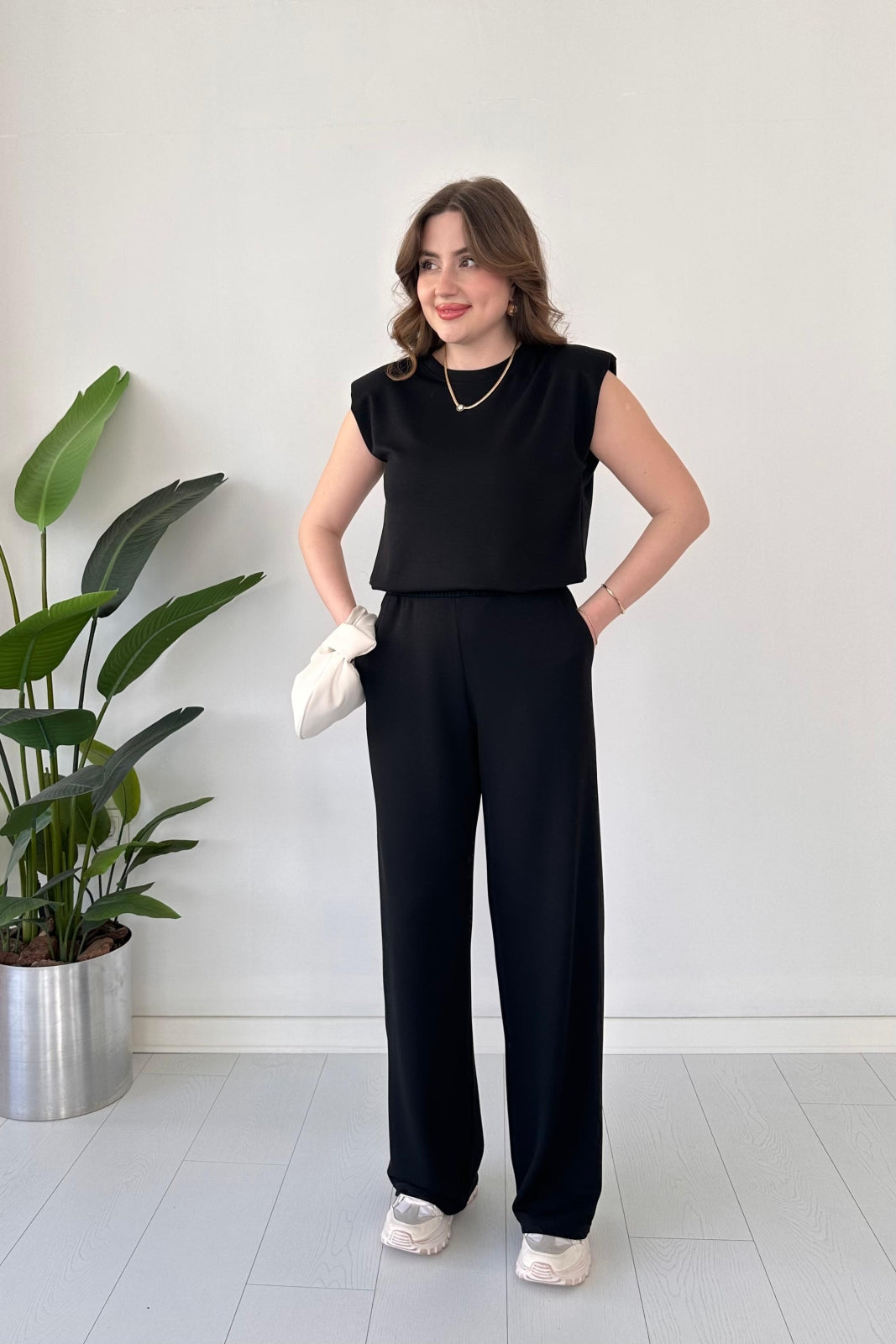 CH 561 Straight Trouser With Sleeveless Top - Saimwear