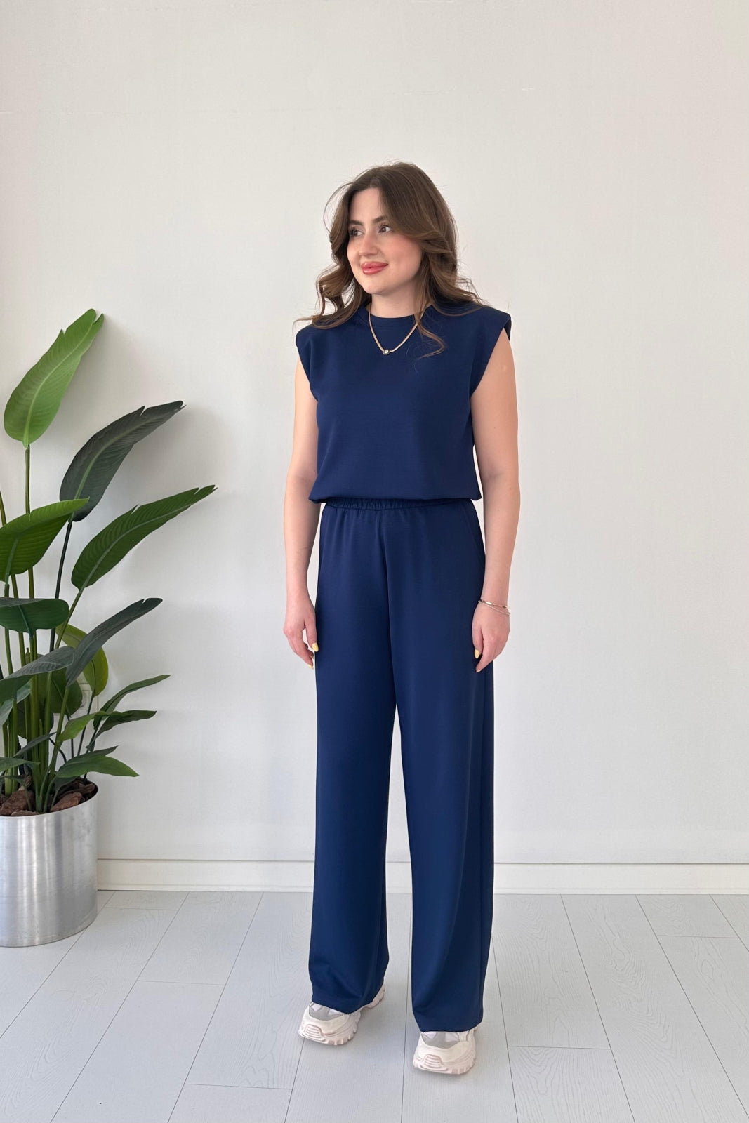 CH 561 Straight Trouser With Sleeveless Top - Saimwear