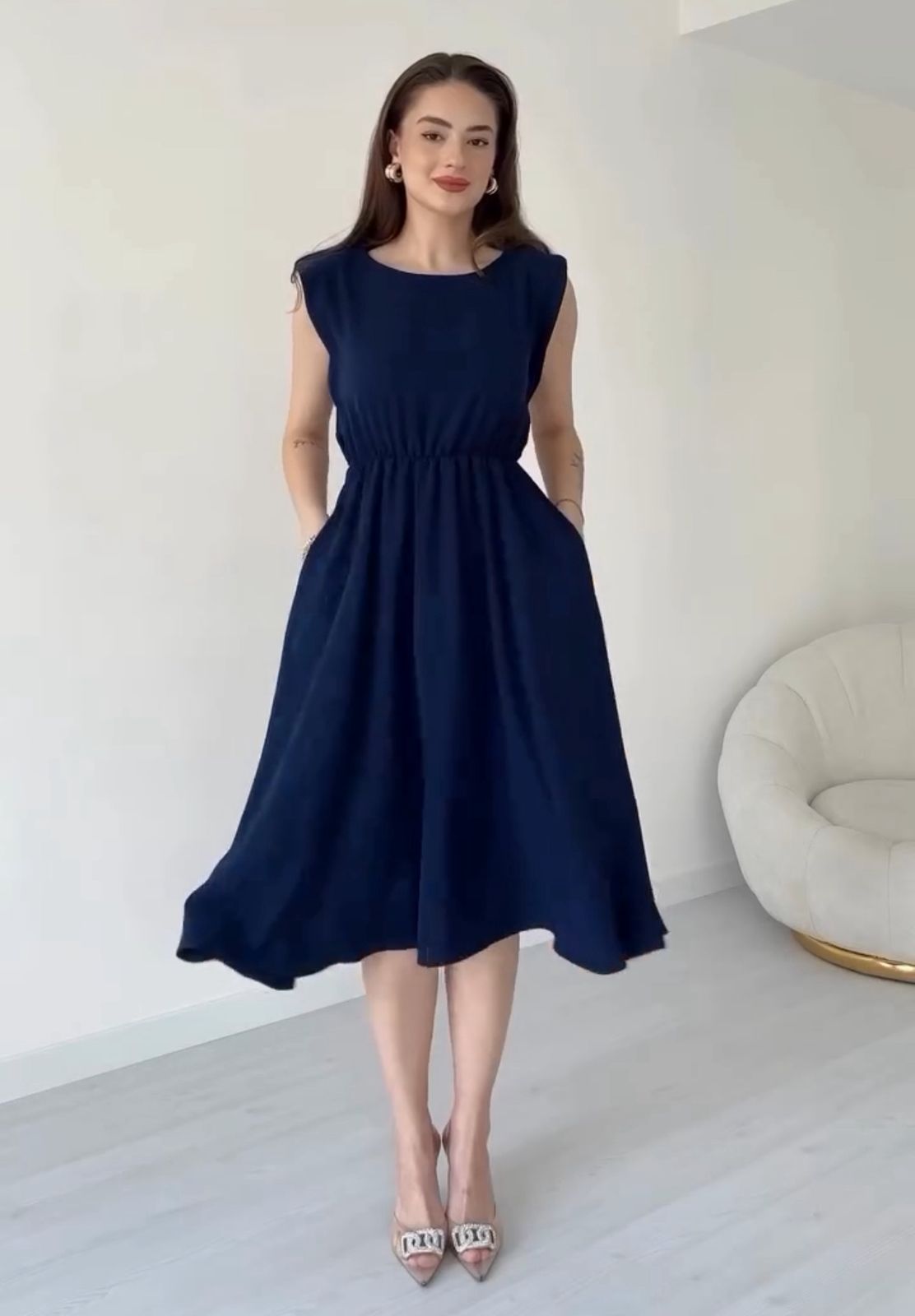 CH 566 Sleeveless Flared Midi Dress | Saimwear
